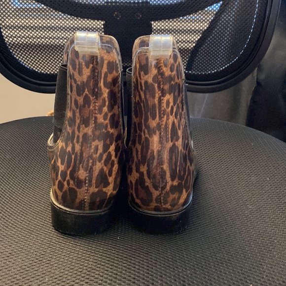 Joe Fresh Womens Cheetah Print Rain Boots - Picture 3 of 4
